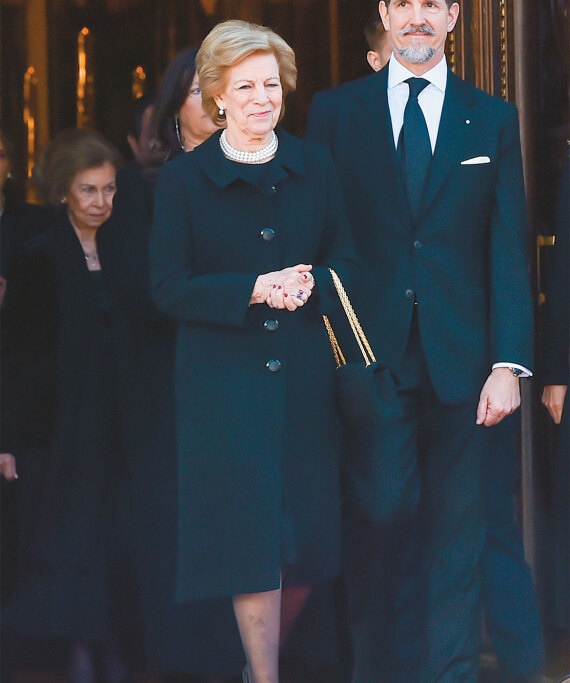 Το Σάββατο στέφεται βασιλιάς ο Κάρολος Γ’ – Πώς θα γίνει η λαμπερή τελετή των £100 εκατ.