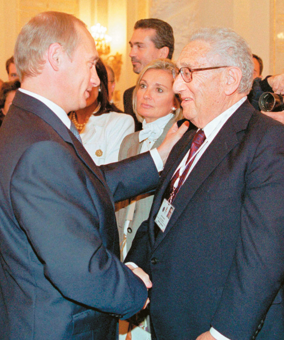 Χένρι Κίσινγκερ: Του έκαναν έκπληξη με τούρτα στο Economic Club της Νέας Υόρκης - Ήρωας ή διαβολικός;, δείτε βίντεο