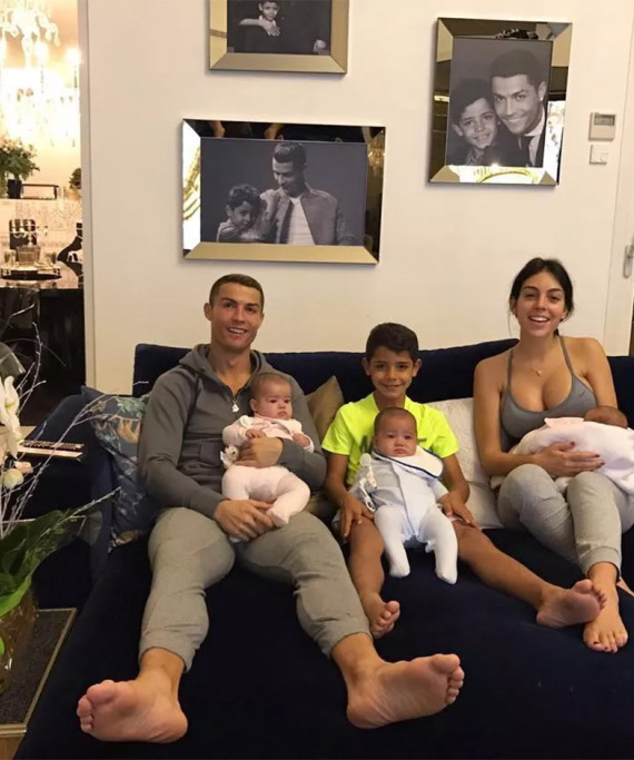 Ρονάλντο vs Μέσι: Από τα γήπεδα στη μάχη της χλιδής - Ποιος έχει μεγαλύτερη περιουσία