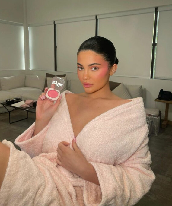 Αυτή είναι η αυτοκρατορία των Kardashian: Πέντε αδελφές και ένα ασύλληπτο success-story