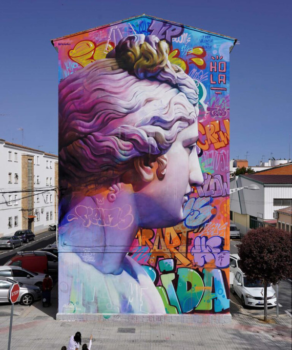 PichiAvo: Oι Ισπανοί καλλιτέχνες που συνδυάζουν το γκράφιτι με την αρχαία ελληνική μυθολογία