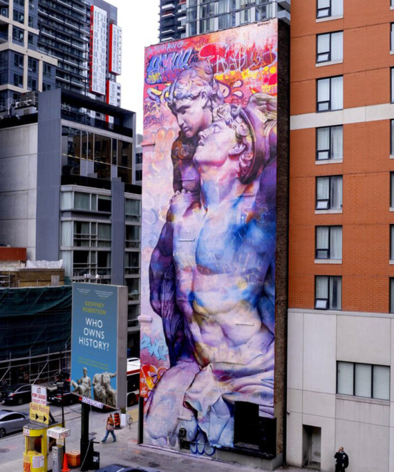 PichiAvo: Oι Ισπανοί καλλιτέχνες που συνδυάζουν το γκράφιτι με την αρχαία ελληνική μυθολογία