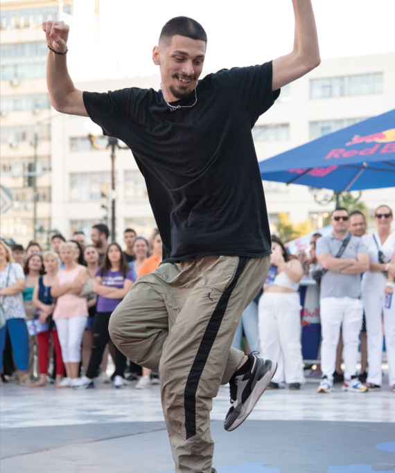 Το Red Bull Dance Your Style ξεσήκωσε τον Πειραιά με τους ρυθμούς του