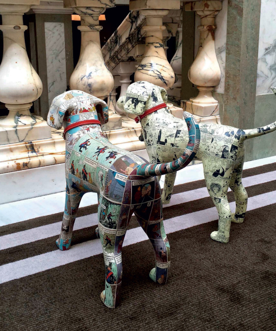 Ποια είναι η Σουηδέζα εικαστικός που δημιουργεί γλυπτά σκυλάκια