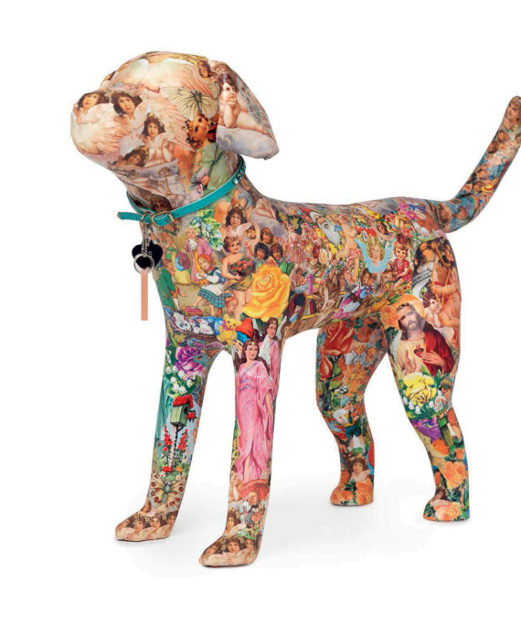 Ποια είναι η Σουηδέζα εικαστικός που δημιουργεί γλυπτά σκυλάκια