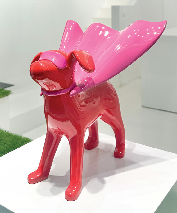 Ποια είναι η Σουηδέζα εικαστικός που δημιουργεί γλυπτά σκυλάκια