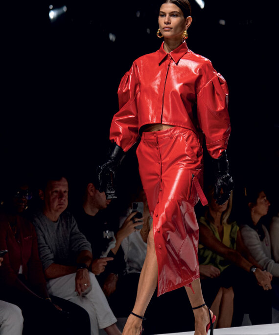 Ανθή Φακιδάρη: Η 20χρονη Ελληνίδα καλλονή είναι το νέο top model της Chanel