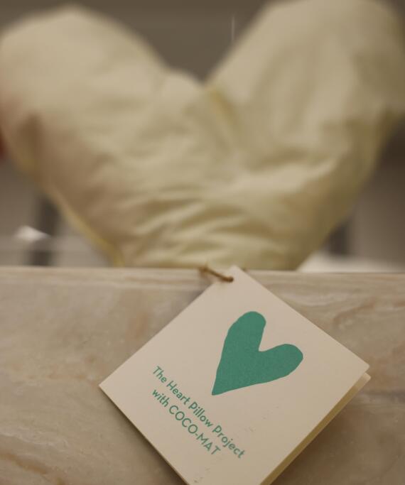 Η COCO-MAT δίπλα στις γυναίκες με καρκίνο του μαστού - Pillow Positive Project
