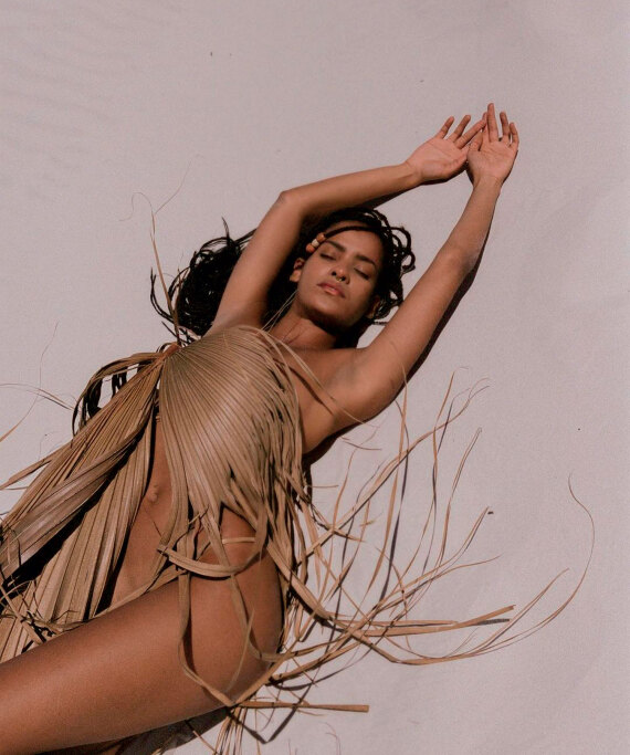 Βενσάν Κασέλ: Ποια είναι η 27χρονη Νάρα Μπαπτίστα που ερωτεύτηκε ο ηθοποιός - Η γνωριμία και η ομοιότητα με την πρώην