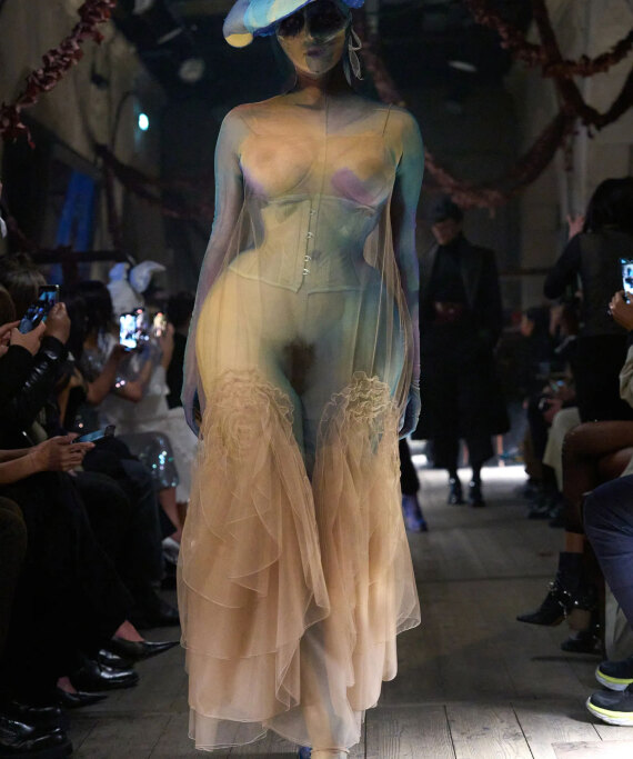 Paris Haute Couture 2024: Η extravaganza της μόδας