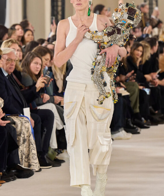 Paris Haute Couture 2024: Η extravaganza της μόδας