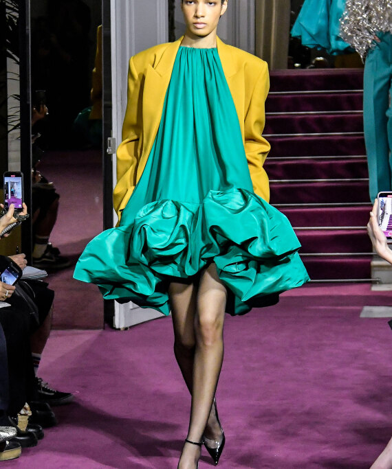 Paris Haute Couture 2024: Η extravaganza της μόδας
