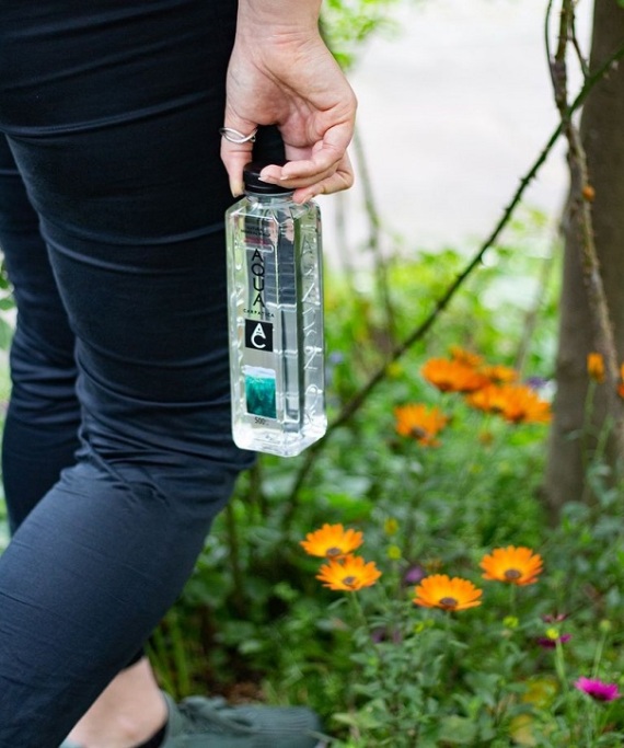 Το αγνό νερό περνά από την καρδιά της μητέρας Φύσης