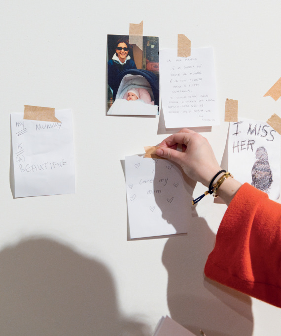 Γιόκο Όνο: Έκθεση στο Λονδίνο παρουσιάζει το καλλιτεχνικό έργο της, καλύπτοντας επτά δεκαετίες δημιουργίας και ακτιβισμού