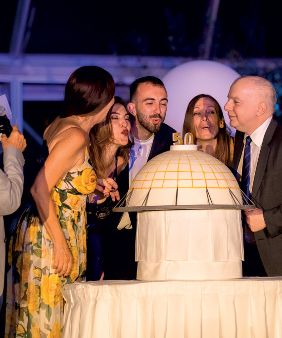 Μαίρη Καμπουράκη: Η τέχνη της φιλοξενίας