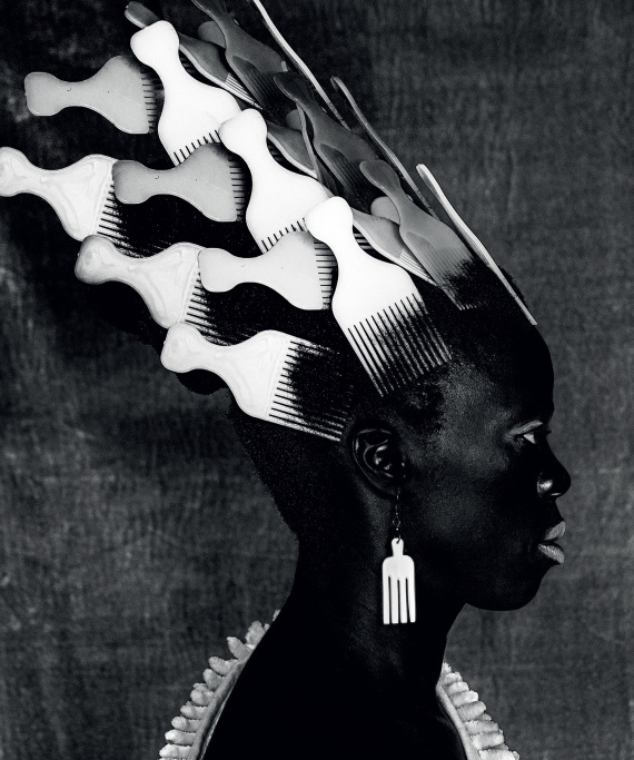 Η γενναία ομορφιά της Zanele Muholi