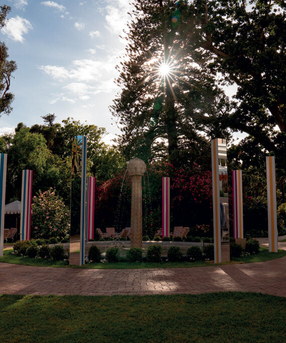 Daniel Buren, δημιουργός 5 αστέρων