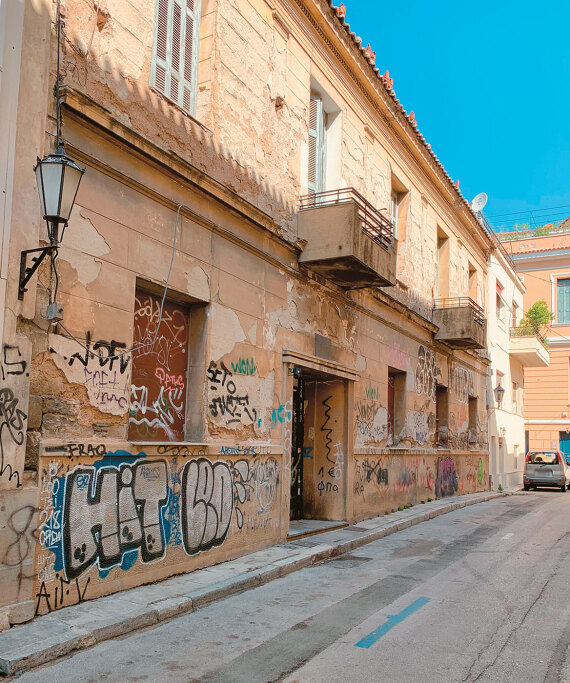 Στη ρωγμή του χρόνου τα σπίτια μεγάλων λογοτεχνών - Ποιος θα τα σώσει;