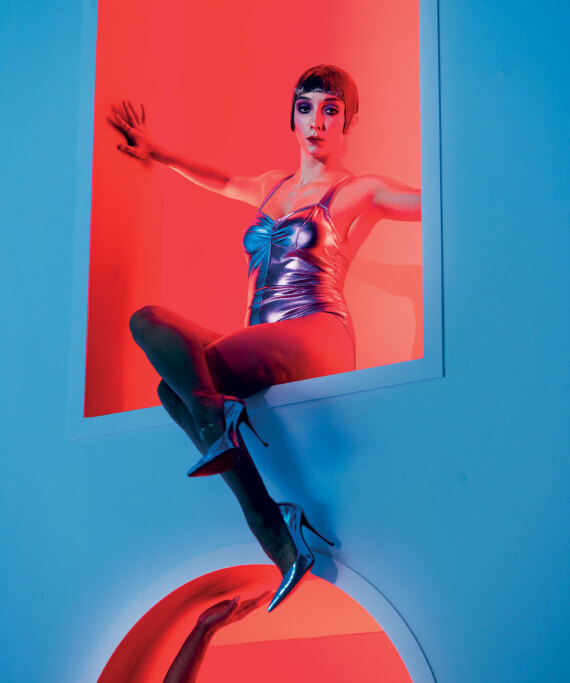 Στην πισίνα με... Christian Louboutin - Δείτε φωτογραφίες από την επίδειξη του Γάλλου σχεδιαστή