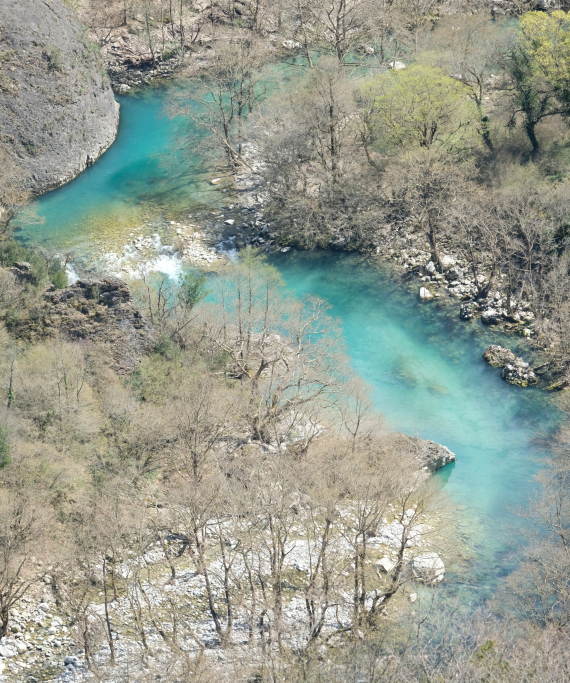 Φυσικό μεταλλικό νερό Βίκος: Από την πηγή σε εσένα