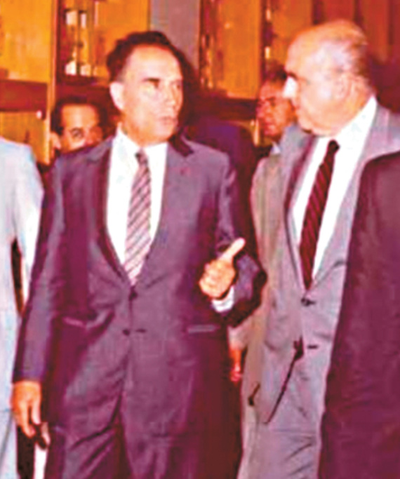 «Αστέρας» Βουλιαγμένης: Το μονάκριβο φιλέτο της Μεσογείου και η ιστορία του