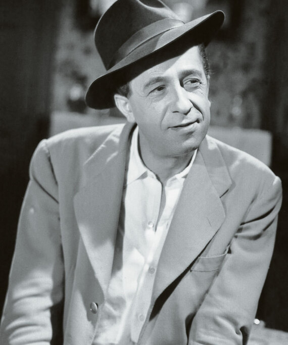 Έρευνα για τη χρήση των ταξί - Τέλος οι πιάτσες, τώρα παίζουν τα apps και το car sharing