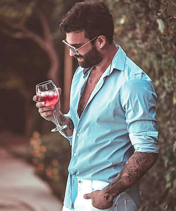 Οι Έλληνες influencers τζιράρουν €90 εκατ. τον χρόνο - Δείτε τη λίστα με τα ποσά που χρεώνουν και τα κέρδη