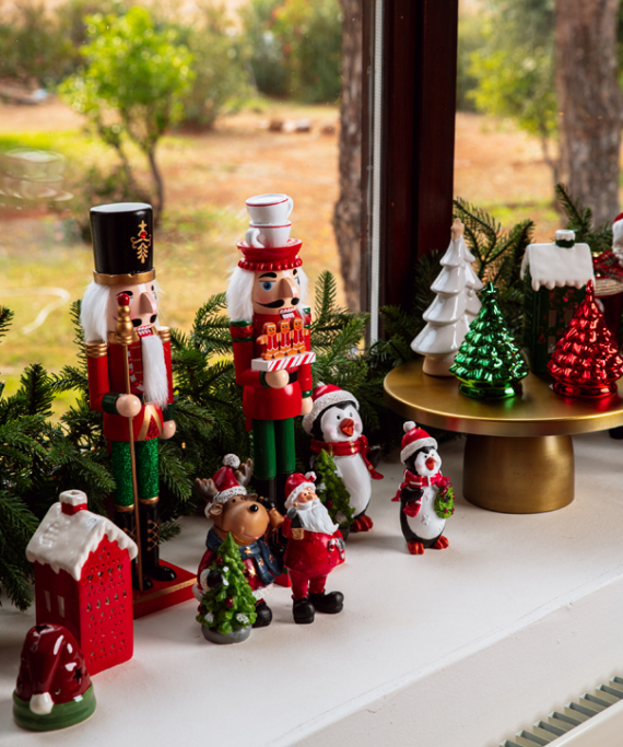 Εδώ θα βρεις όλα όσα χρειάζεσαι για να στολίσεις, να χαρίσεις και να απολαύσεις τις γιορτές στο MAXιμουμ
