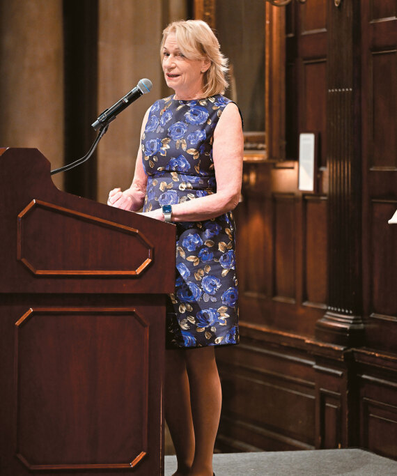 Από την Ελληνίδα τραπεζίτισσα Βίκυ Σάφρα στις πρώην Μπέζος και Γκέιτς - Οι πιο πλούσιες και διάσημες χήρες και διαζευγμένες του κόσμου