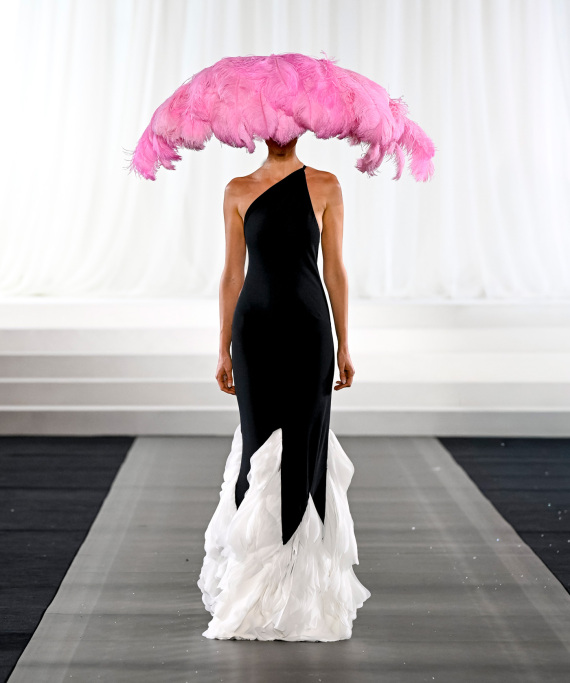 Παρίσι: Η Σίλια Κριθαριώτη στο πάνθεον της υψηλής ραπτικής με τη συλλογή Old Hollywood Avant-Première