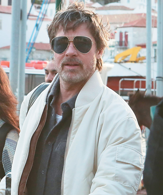 Η Ελλάδα έγινε Hollywood: Ο Μπραντ Πιτ ψάχνει στην Υδρα τη χαμένη γυναίκα του 