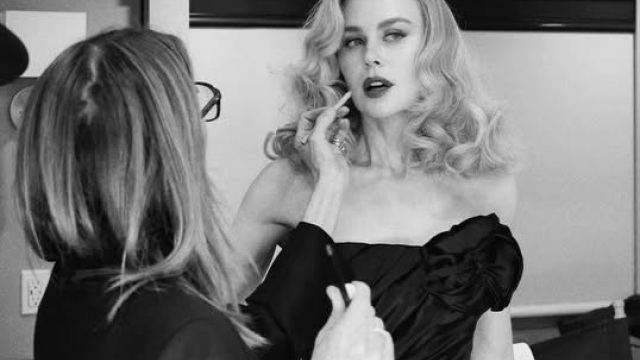 Nicole Kidman: Ξεκινά τη νέα χρονιά επαναφέροντας τις φυσικές μπούκλες των μαλλιών της
