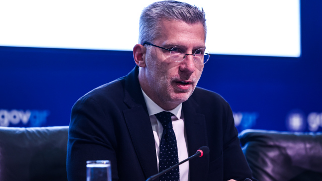 Σκέρτσος για τα κόμματα της αντιπολίτευσης: Ξεκινήσαν ήδη να τάζουν παροχές από λεφτά που δεν υπάρχουν