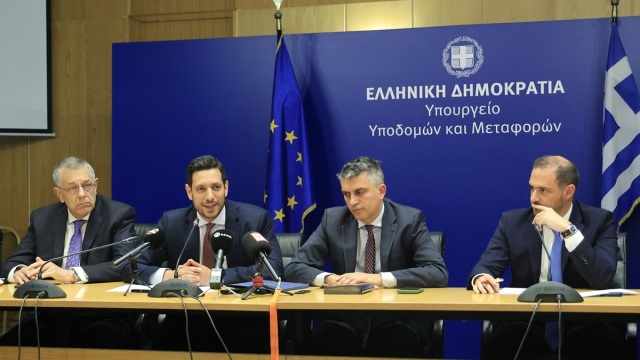 Ανέλαβαν τα καθήκοντά τους οι νέοι υπουργοί και υφυπουργοί, δείτε φωτογραφίες μετά την ορκωμοσία