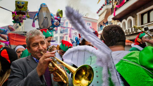 Τα «Ραγκουτσάρια» κρατούν κλειστά τα σχολεία στην Καστοριά