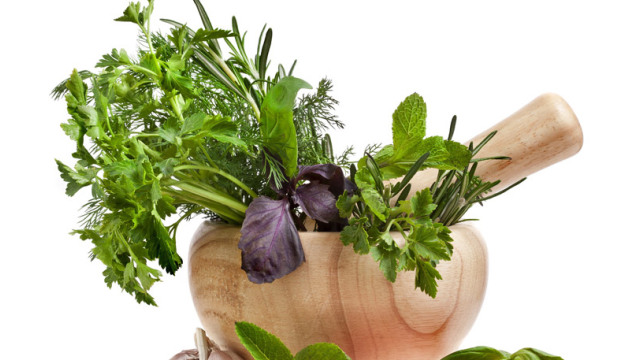 Πώς διατηρούνται τα κομμένα μυρωδικά;