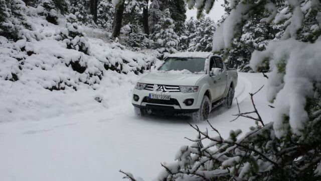 Με 4x4 και με 4x2 στα χιόνια...