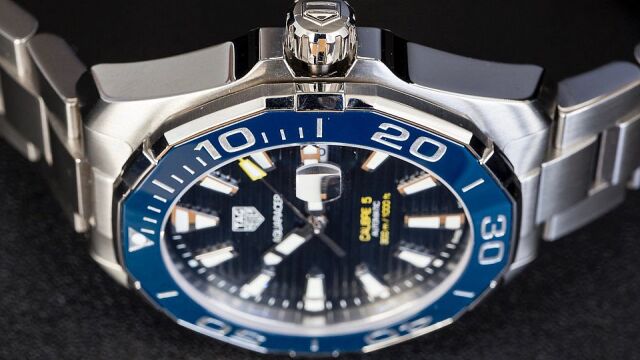 «Βουτιά» στον χρόνο με τη TAG Heuer