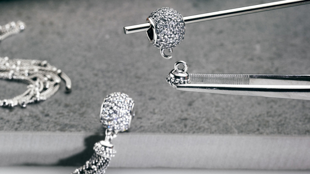 Λάμψη, ομορφιά και συναισθήματα απο μικρά έργα τέχνης