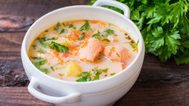 Lohikeitto, η φινλανδική σούπα με σολομό, πατάτα και πράσο