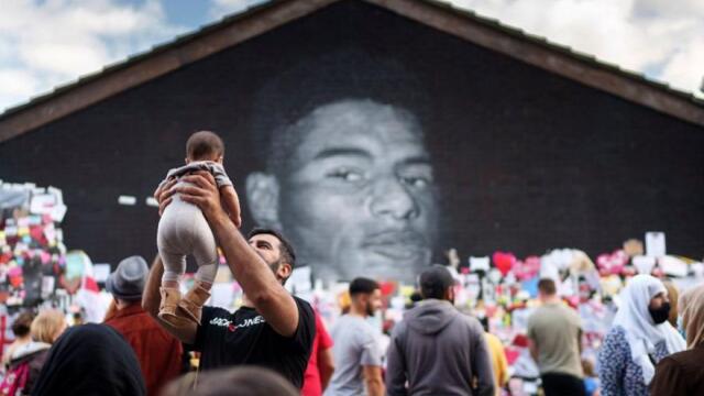 Euro 2020: Συγκλονιστικές εικόνες στήριξης του Ράσφορντ στο σημείο της τοιχογραφίας του 