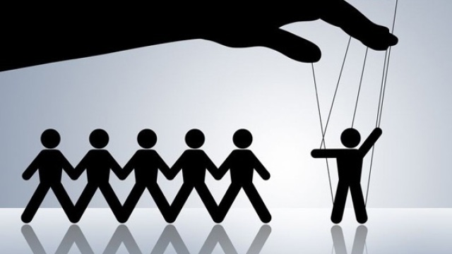 Χειραγώγηση ή αληθινό ενδιαφέρον; Μάθε να διαβάζεις τη συμπεριφορά ενός χειριστικού ανθρώπου σε 12 βήματα