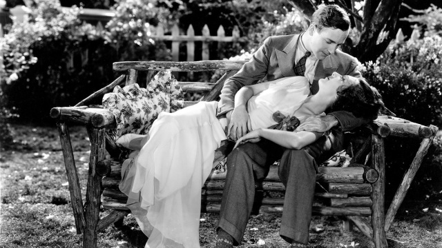 Οι ψεύτικοι έρωτες στα media: Διαφημίζοντας σχέσεις που κατά βάθος όλοι γνωρίζουν ότι δεν είναι αληθινές