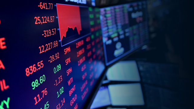 Wall Street: Μικρές διακυμάνσεις και ήπιες απώλειες μετά τις δηλώσεις Τραμπ για την Fed
