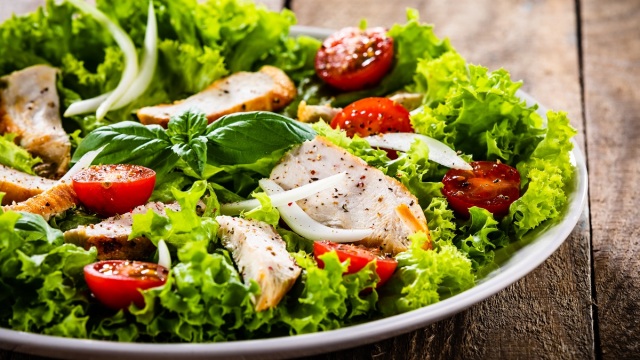 22 σαλάτες ιδανικές για το βραδινό μας γεύμα