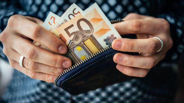 ΑΜΚΑ: Πώς επηρεάζει τον καθαρό μισθό, ποιοι κερδίζουν