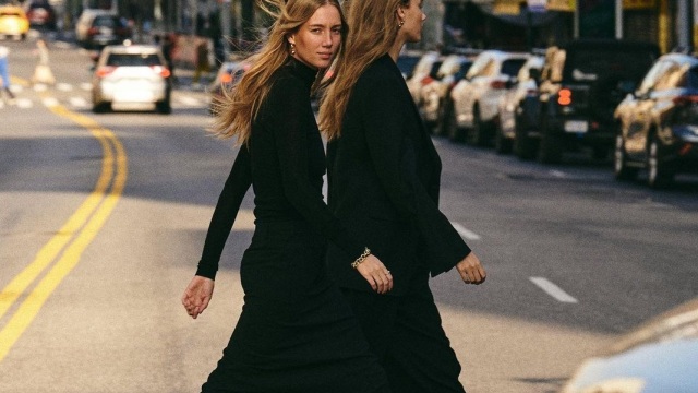 9 σικ τρόποι να φορέσετε ένα μαύρο πουλόβερ