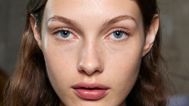 Skin Guide: Όλα όσα πρέπει να γνωρίζετε για τη φροντίδα της ξηρής επιδερμίδας