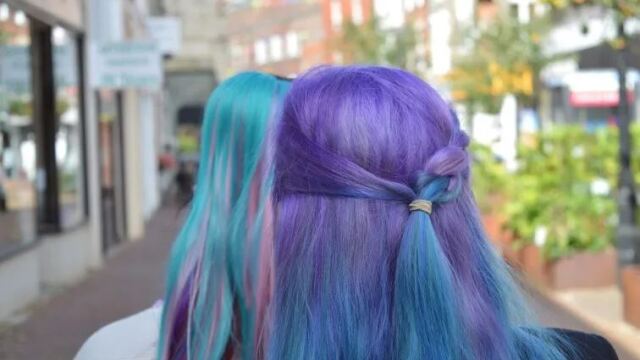 Δεν μπορείτε να φανταστείτε το χρώμα μαλλιών που γοητεύει περισσότερο τους άντρες