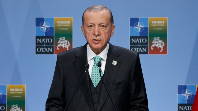 Reuters: Σιωπή των συμμάχων του NATO για ζητήματα δημοκρατίας και ανθρωπίνων δικαιωμάτων στην Τουρκία